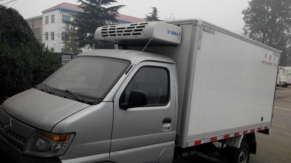 長(cháng)安小型冷藏車(chē)
