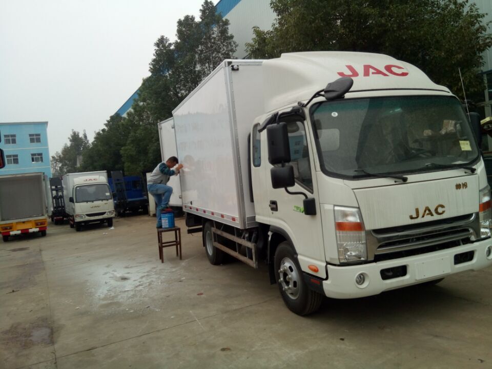 江淮帥鈴排半冷藏車(chē)
