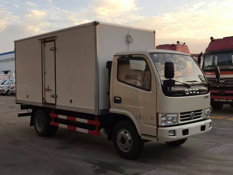 東風(fēng)國五4米2冷藏車(chē) 