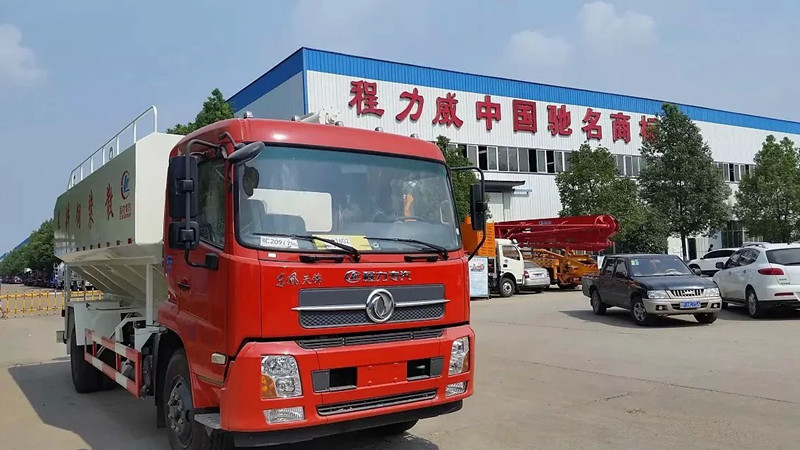 東風(fēng)天錦國五20方散裝飼料車(chē) 