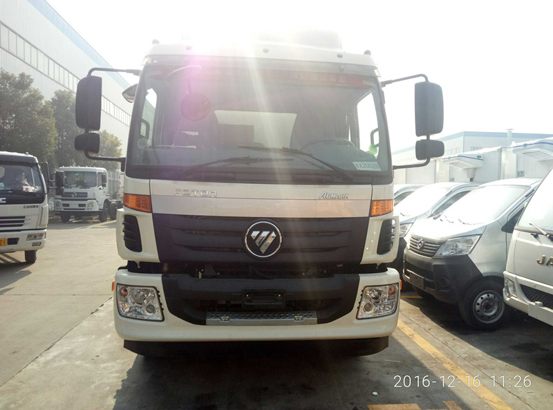 歐曼國五12噸散裝飼料運輸車(chē)
