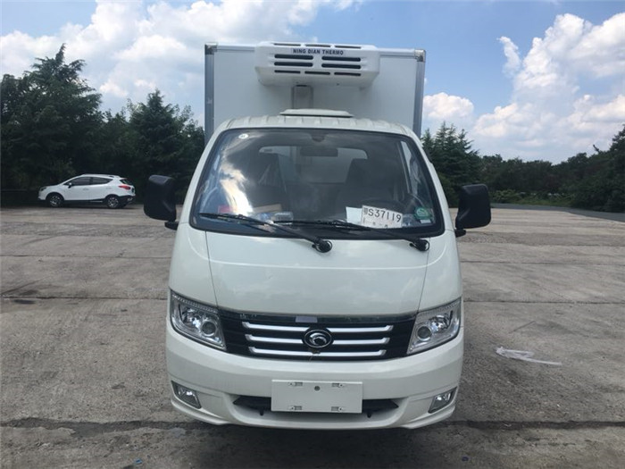 福田康瑞K1國五3米26柴油冷藏車(chē) 