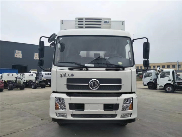 東風(fēng)天錦國五6米1冷藏車(chē) 