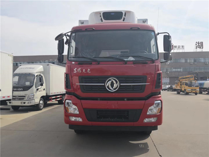 東風(fēng)天龍國五9米6冷藏車(chē) 