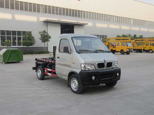 程力威牌CLQ5021ZXX4SY型車(chē)廂可卸式垃圾車(chē) 